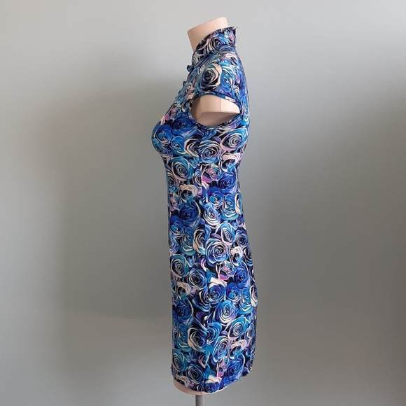 Blue roses digital print mini qipao - Picture 3 of 7